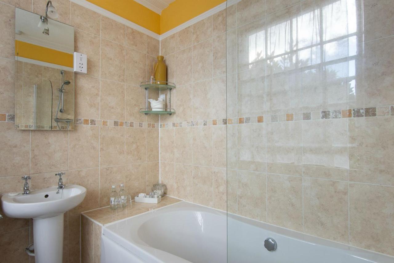 The White House Hotel Charmouth Luaran gambar