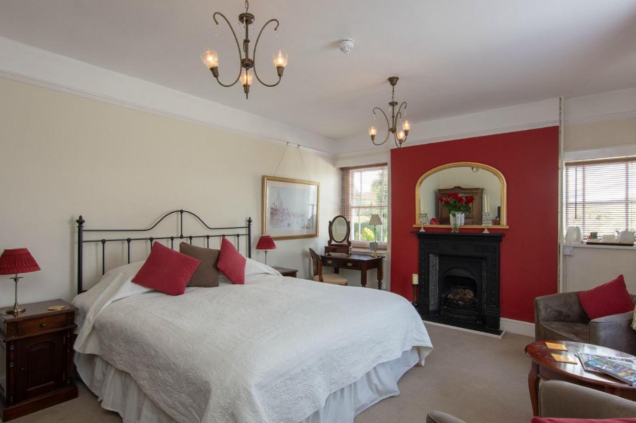 The White House Hotel Charmouth Luaran gambar